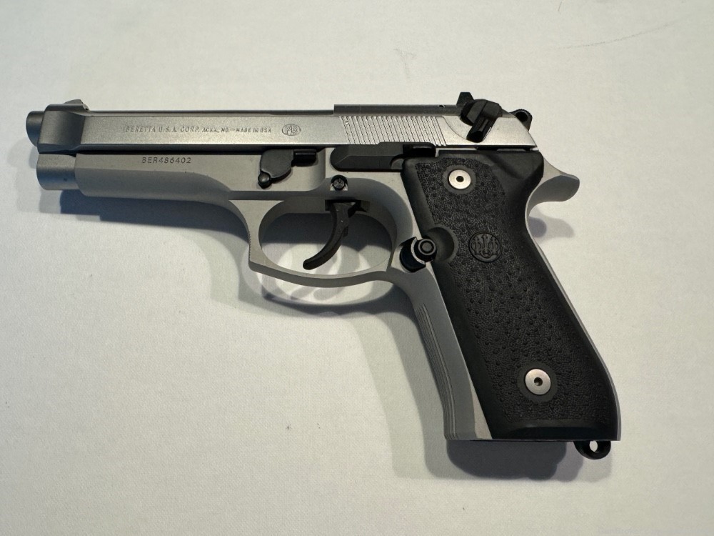 Beretta 96FS Inox-img-1