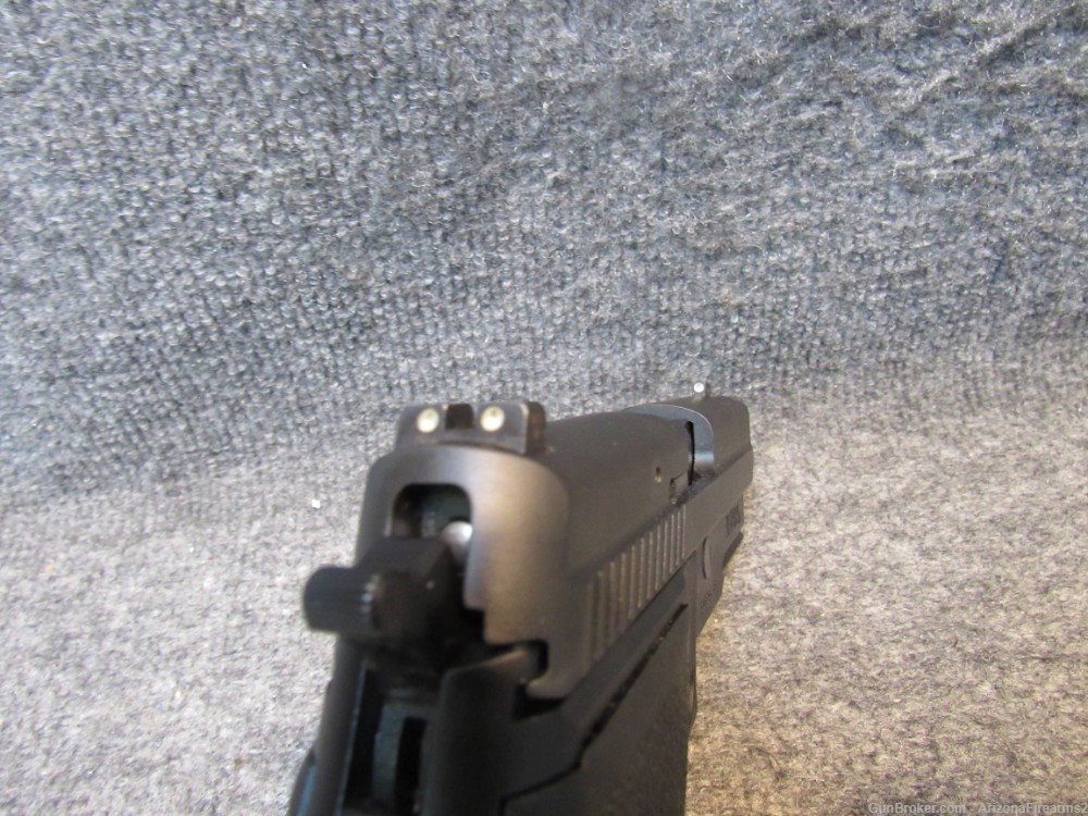 Sig Sauer P229 pistol in .40SW w/ Night Sights and 1 magazine-img-7