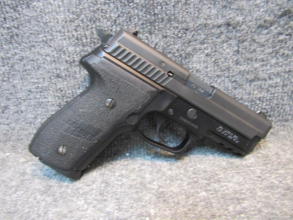 Sig Sauer P229 pistol in .40SW w/ Night Sights and 1 magazine-img-0