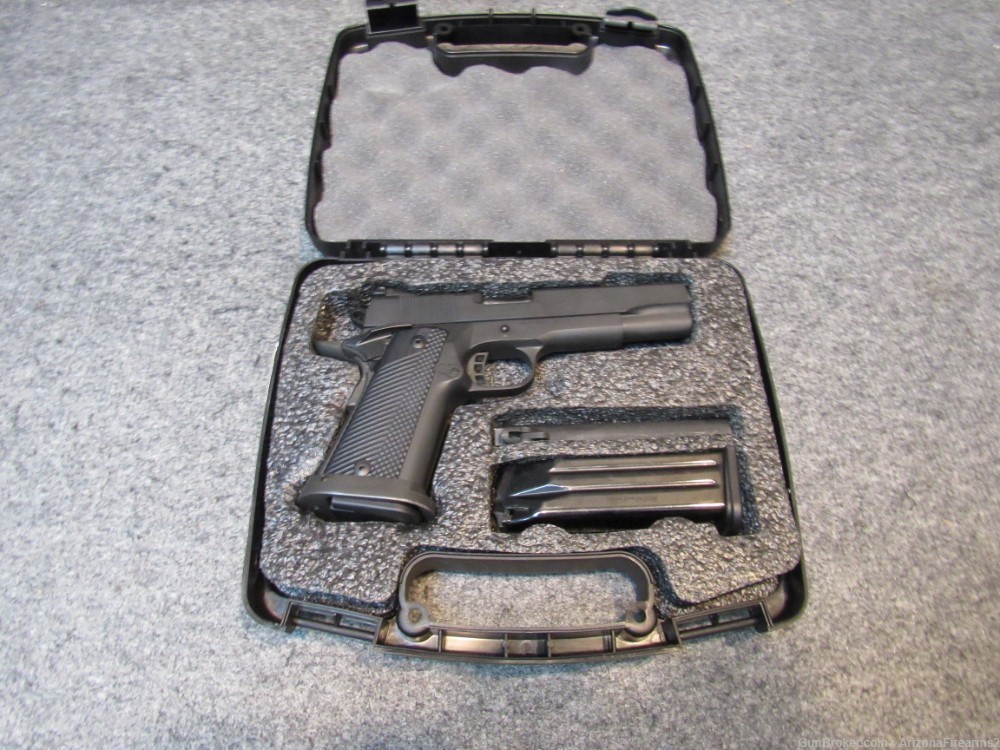 Rock Island M1911 A2 pistol in .10MM w/ .40SW barrel and 2 magazines-img-9