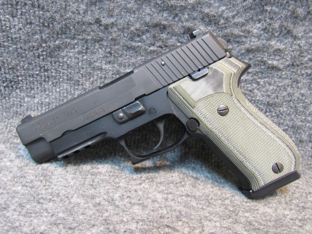 Sig Sauer P220 DAO pistol in .45ACP w/ 1 magazine-img-1