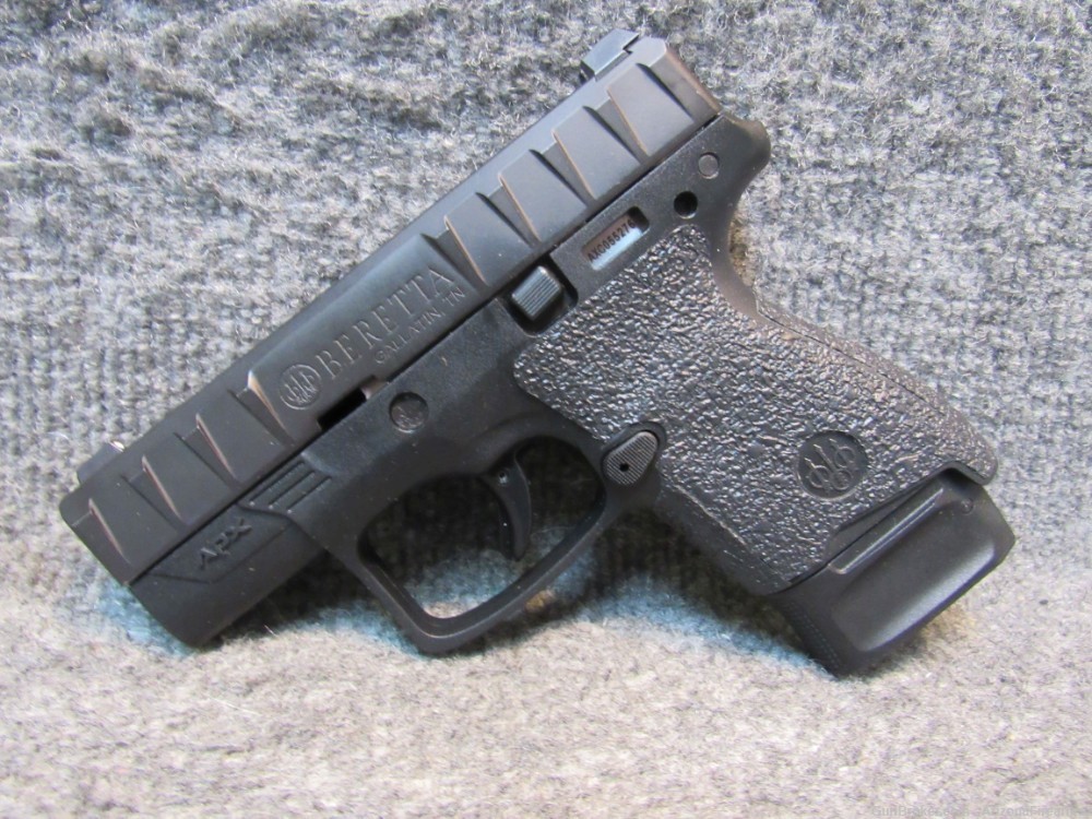 Beretta APX carry pistol in .9MM w/ 2 magazines-img-1
