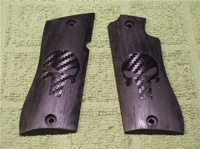 Custom Skull Grips for Star BM, BKM, Black-img-0