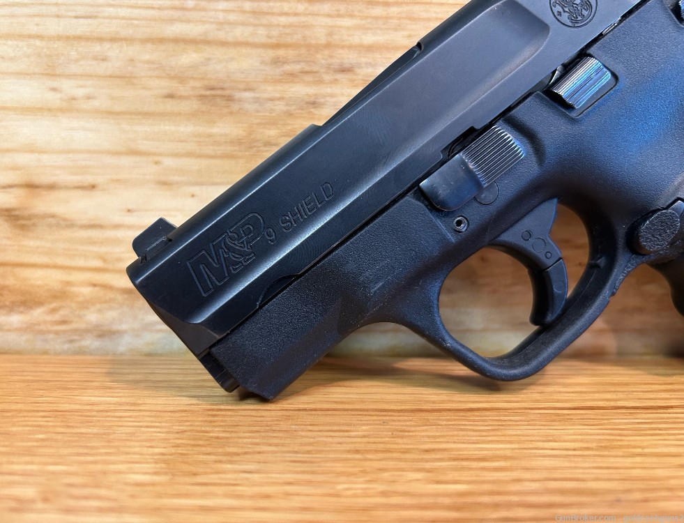 Smith & Wesson M&P9 Shield w/ Hogue Grip and One 8 Round Magazine-img-1