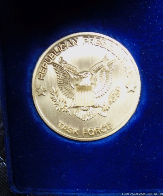 vintage 1980's RONALD REAGAN Medal of Merit Presidential Task Force Medal-img-2