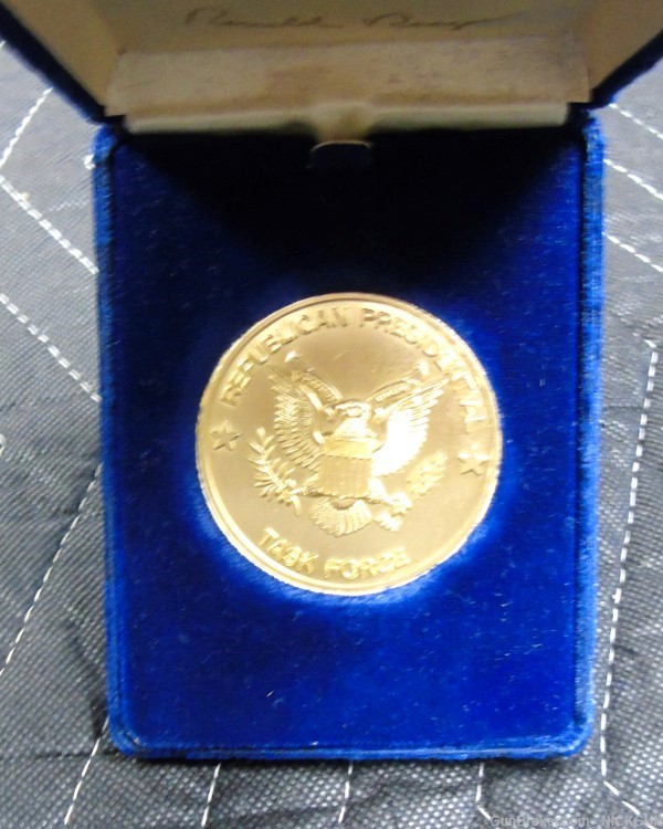 vintage 1980's RONALD REAGAN Medal of Merit Presidential Task Force Medal-img-6