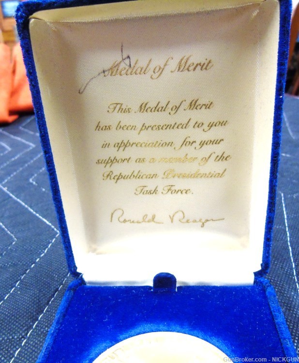 vintage 1980's RONALD REAGAN Medal of Merit Presidential Task Force Medal-img-1