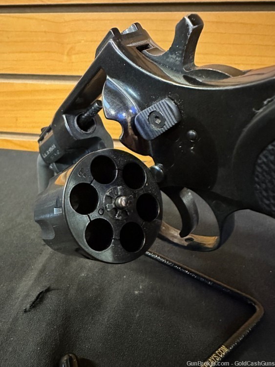 HWM/EAA Windicator 2" 357 Mag 6-Shot Revolver W/ Case-img-4