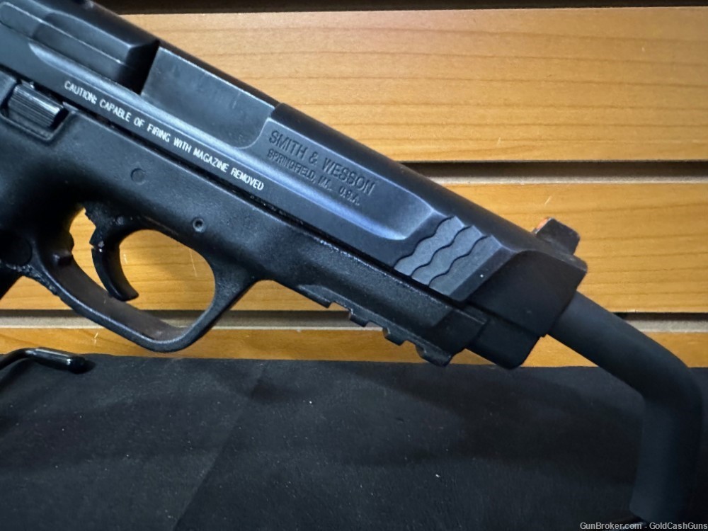 Smith & Wesson M&P45 Full Size, Case, One  10-round magazine -img-5