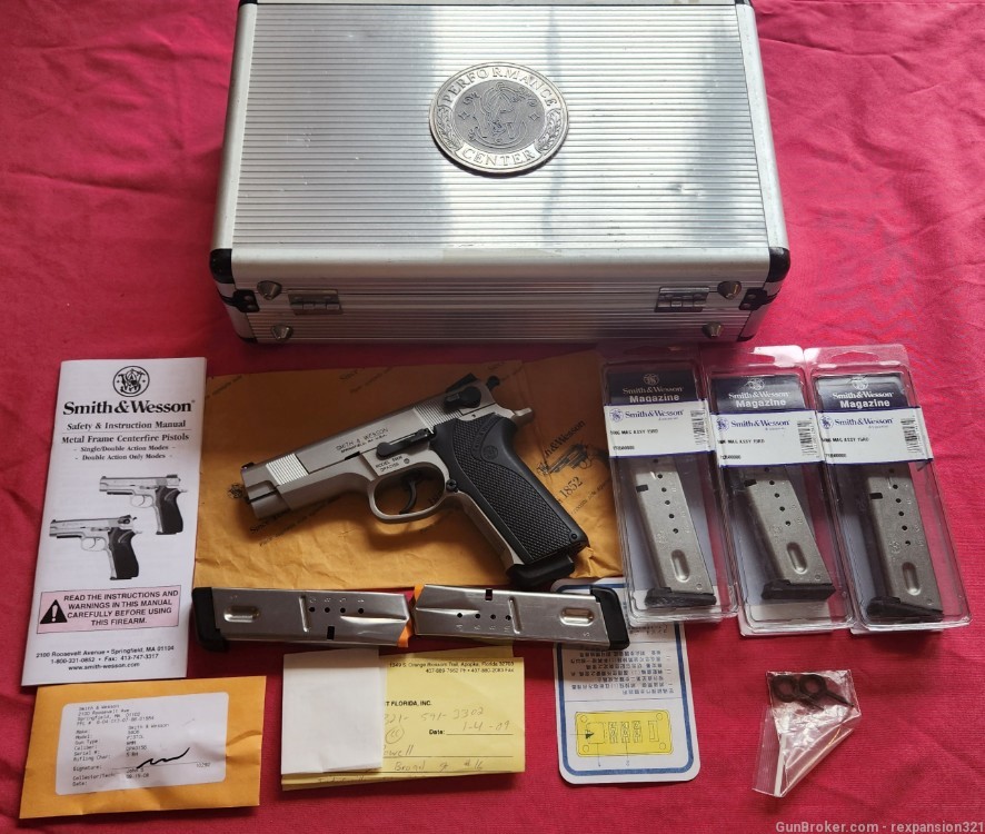 RARE SMITH AND WESSON PERFORMANCE CENTER 5906 IDPA 9MM #156/450-img-0