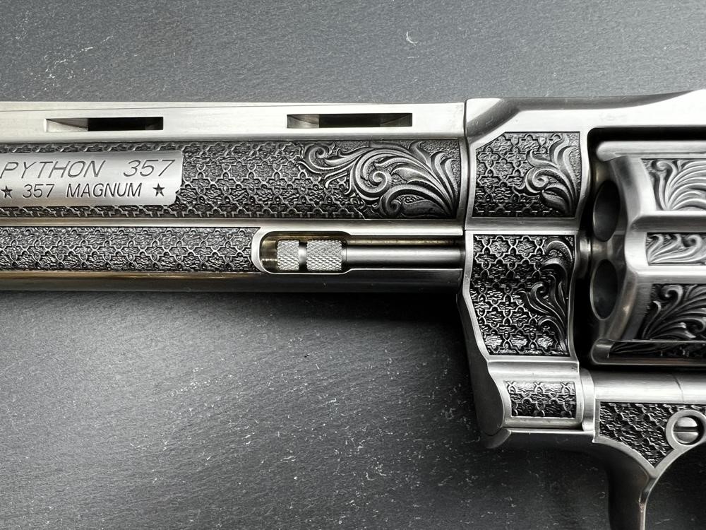 FACTORY 2ND - Colt Python ENGRAVED Royal Chateau AAA by Altamont 6"-img-2
