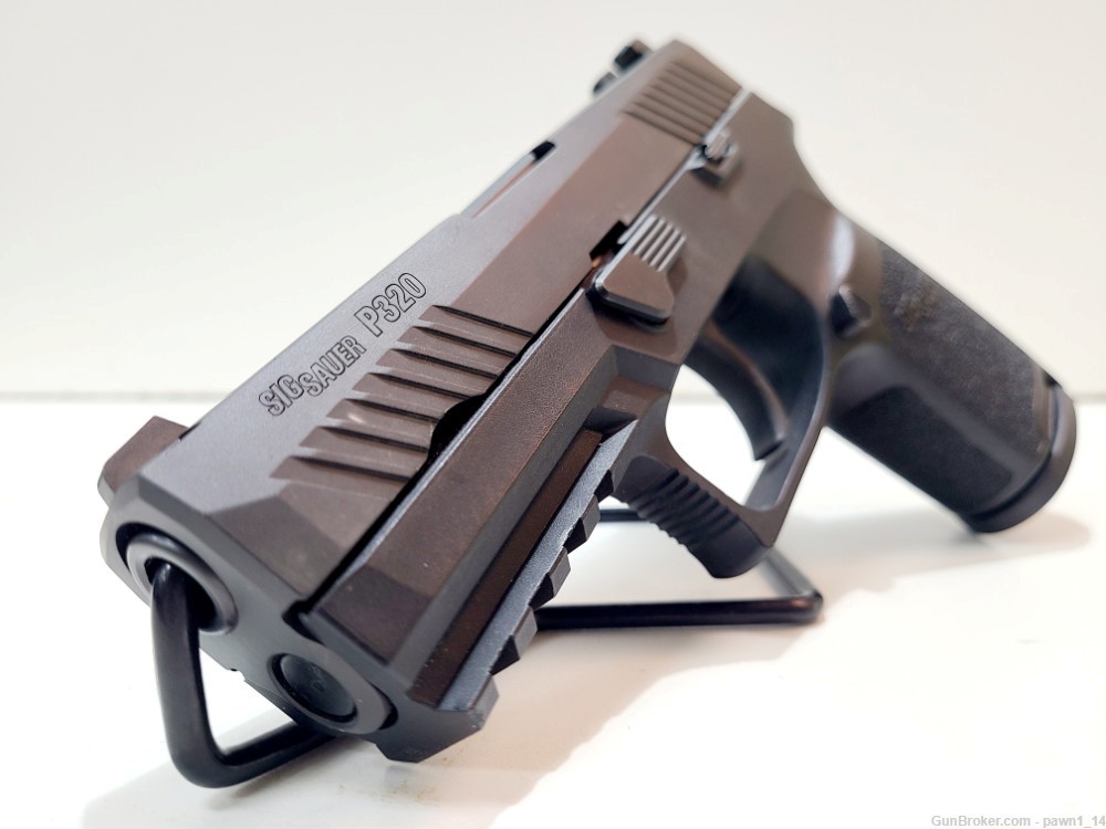 Sig Sauer P320C 2 Mags & case-img-5