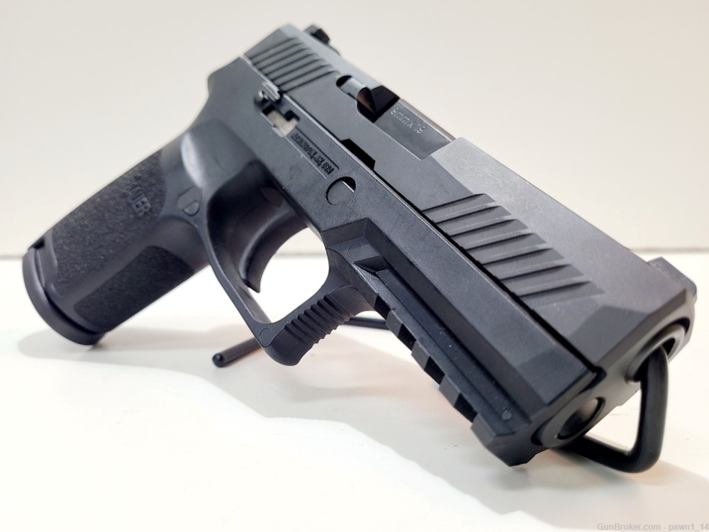 Sig Sauer P320C 2 Mags & case-img-4