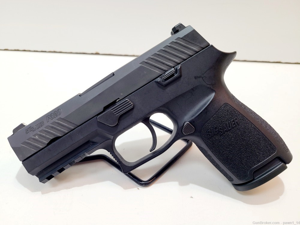 Sig Sauer P320C 2 Mags & case-img-0