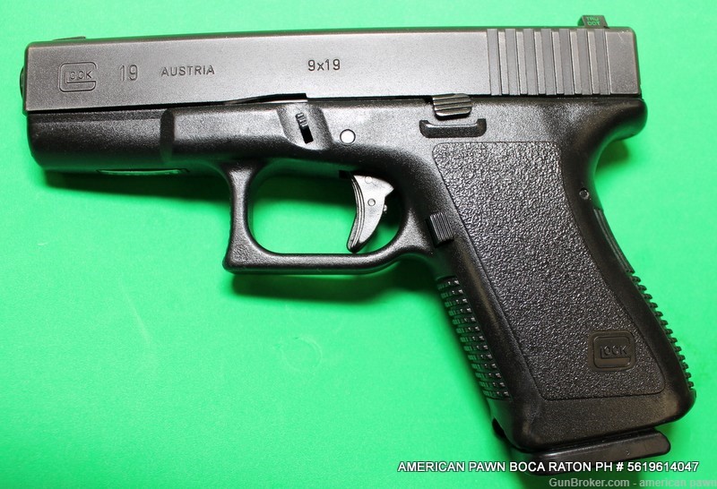 MADE IN AUSTRIA GLOCK 19 ALL MATCHING NUMBERS , TAKE A LOOK-img-1