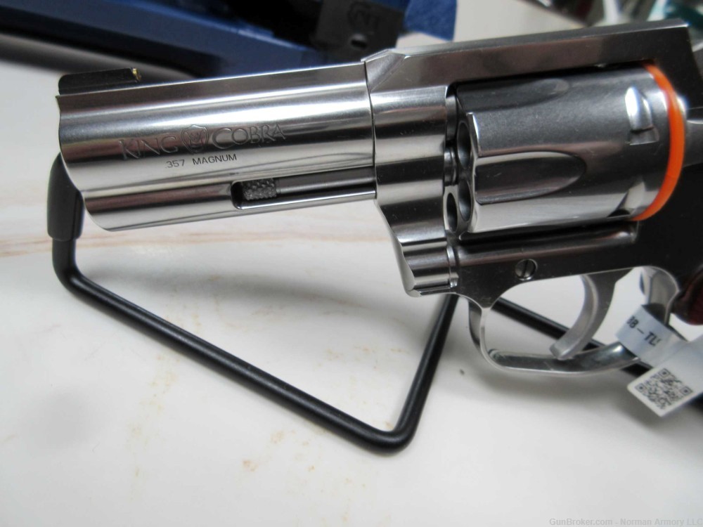 Colt King Cobra .357 magnum 3" barrel Walnut grips Stainless steel TALO-img-4