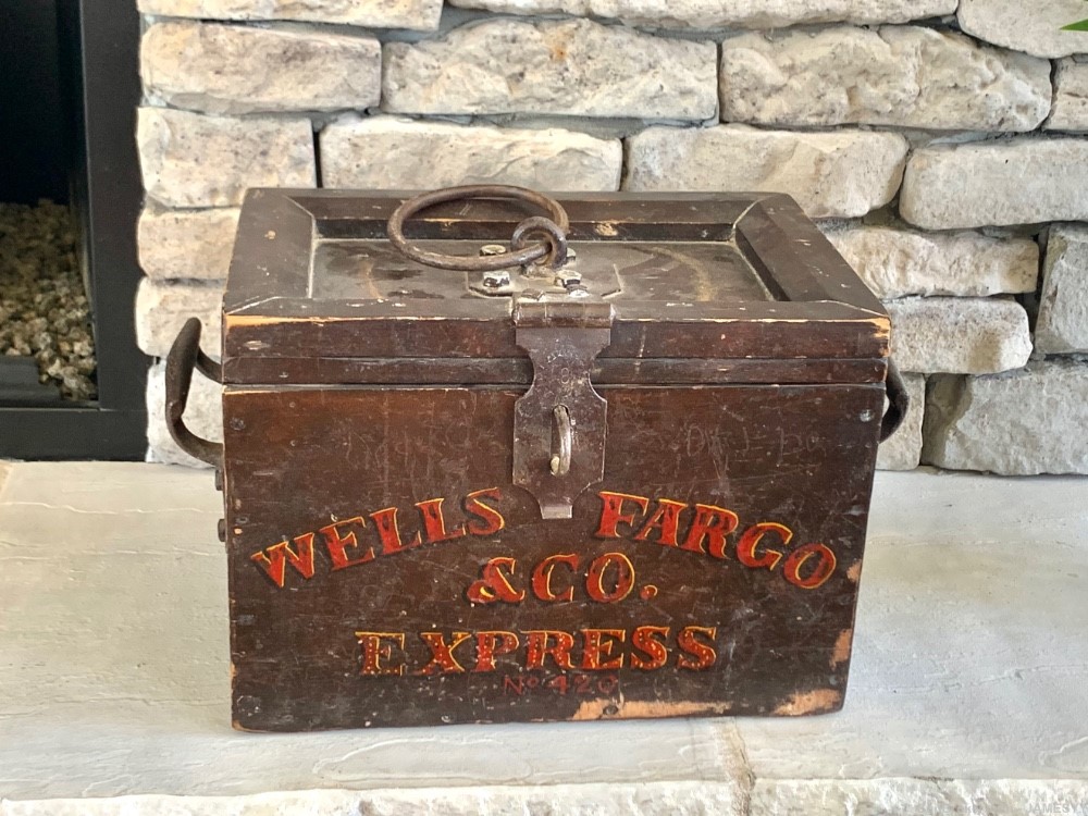 1800’s WELLS FARGO & CO EXPRESS GOLD STRONG BOX.-img-0