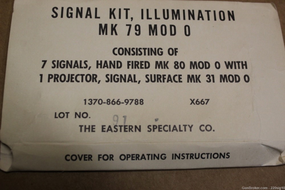 US Military Illumination Signal MK 79 Mod 0 Flare Kit 1968 Navy Marked-img-5