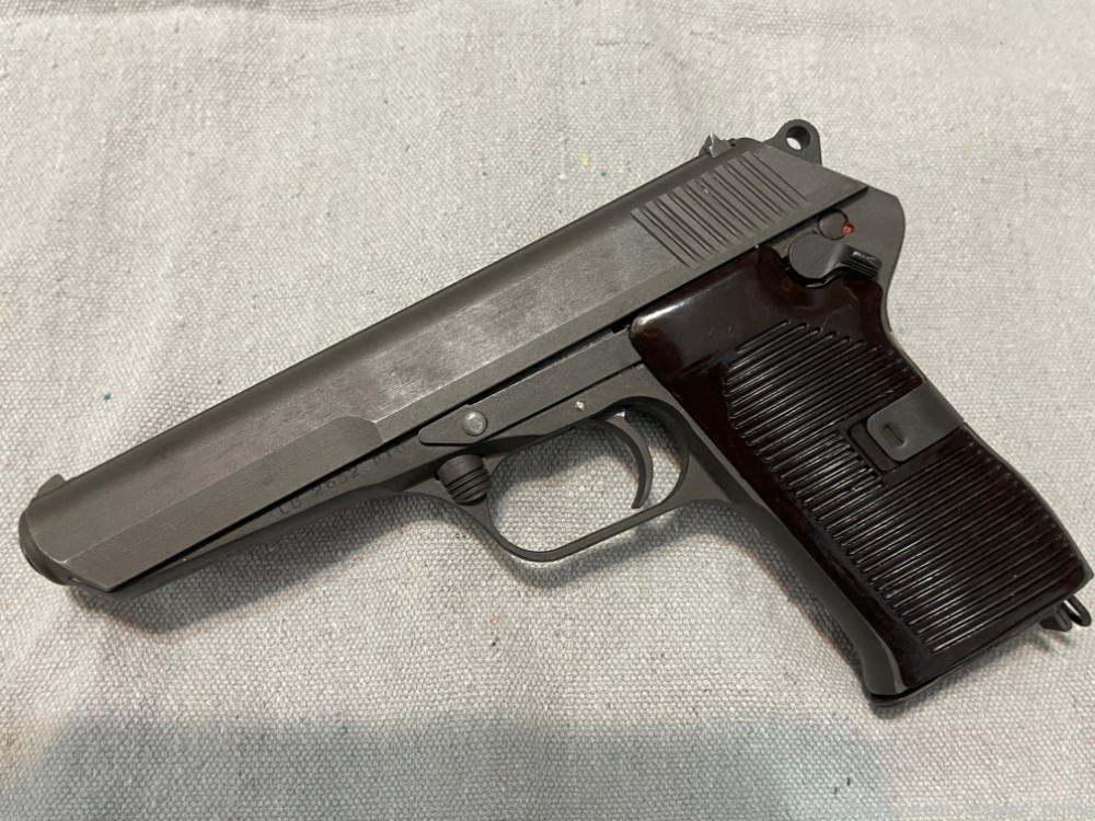1954 Czech CZ-52 in 7.62x25mm Tokarev with 2 Magazines and Holster-img-25