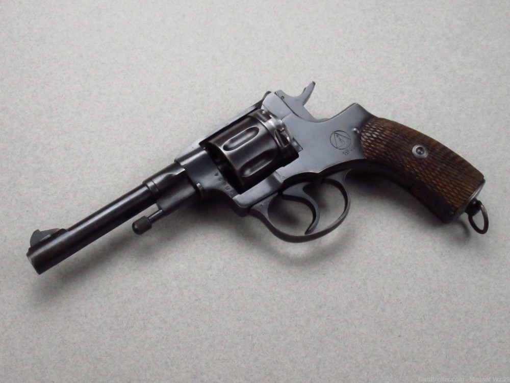 Excellent  1944 Russian IZHEVSK Nagant revolver M1895 - WW2 7.62mm mosin-img-1