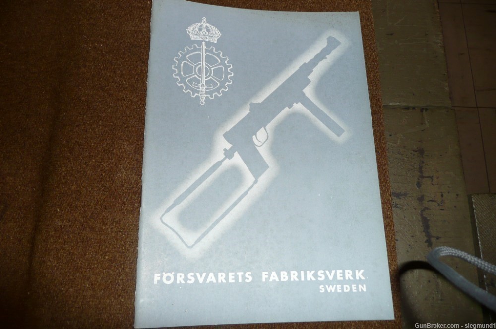  Karl Gustof manual for  M45B ( aka Swedish K), Original English language-img-0