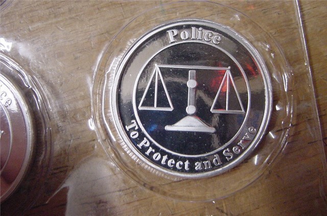 Police  1 Troy oz Silver Coin-img-0