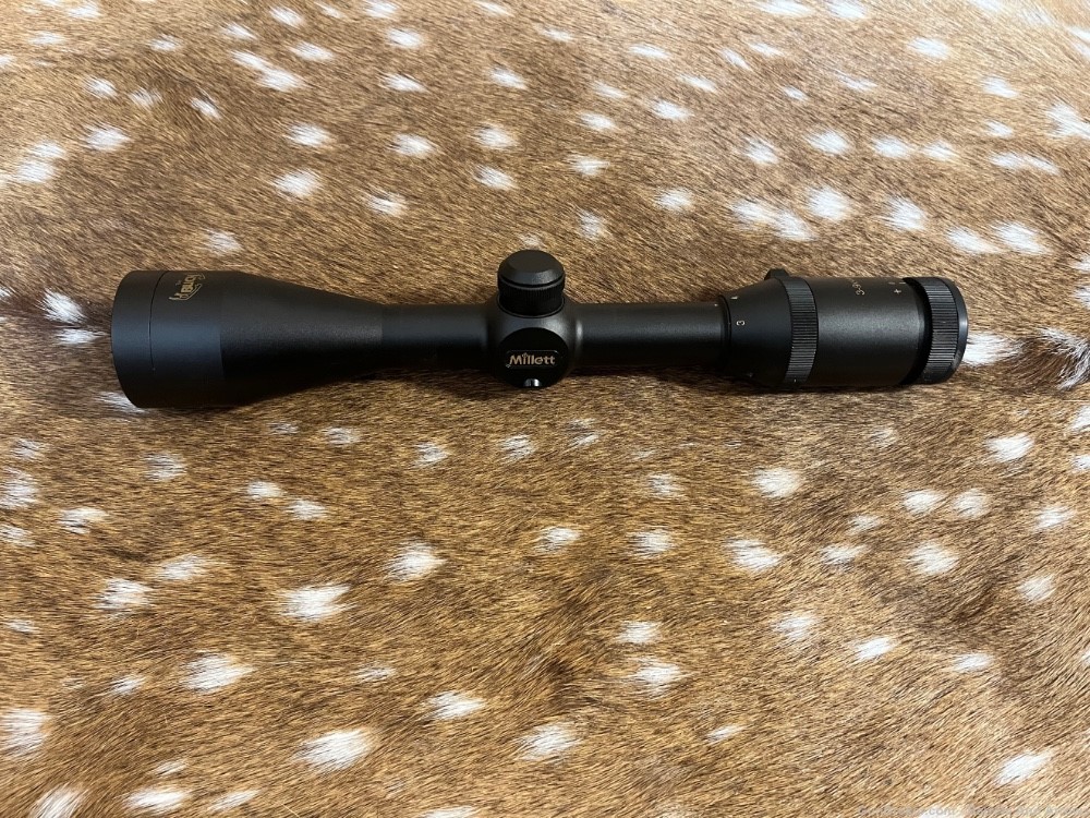 Millett Buck 3-9x44 rifle scope excellent condition -img-1