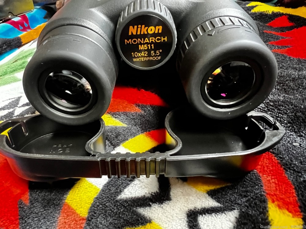 Nikon Monarch 5  binoculars 10x42 -img-9