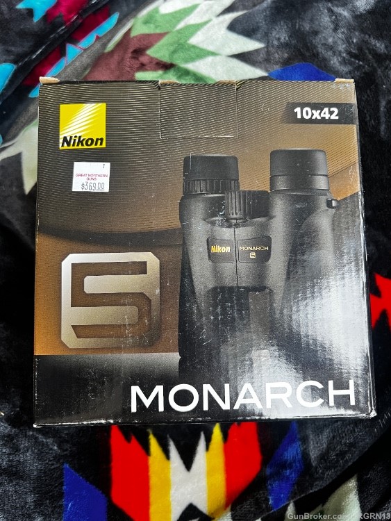 Nikon Monarch 5  binoculars 10x42 -img-0