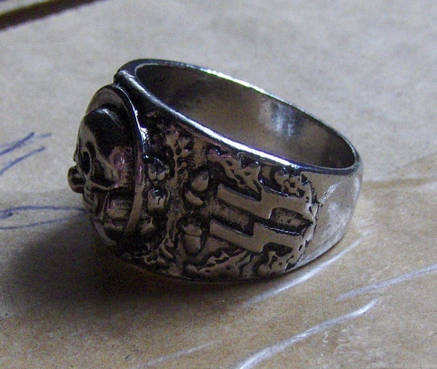 German WWII ring REPRODUCTION  with Scull Size 10.    (17)-img-1