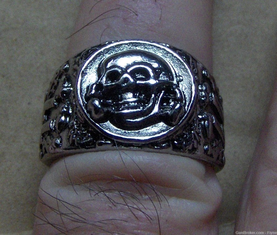 German WWII ring REPRODUCTION  with Scull Size 10.    (17)-img-0