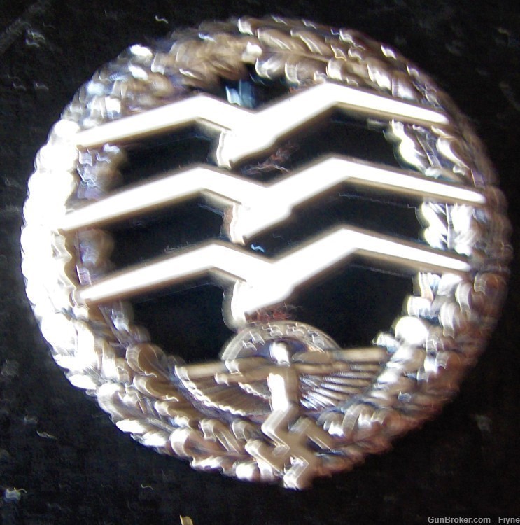 Third Reich Germany WWII time Luftwaffe Badge REPRODUCTION-img-0