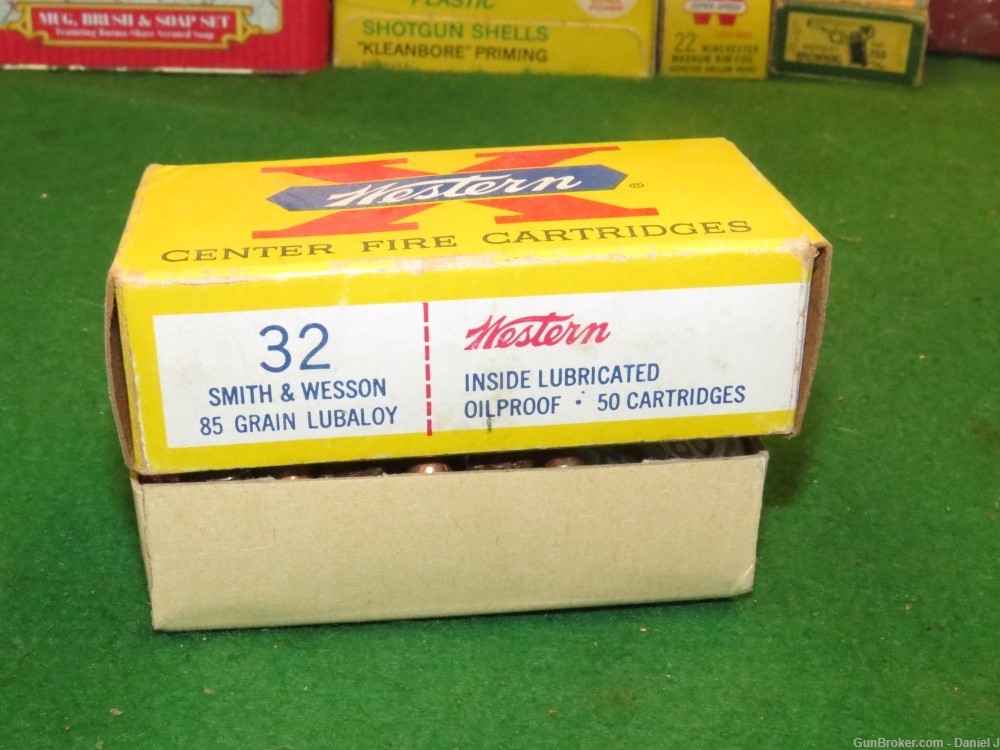 Collector's Vintage Western Super-X .32 Smith & Wesson Box and Ammo (33) -img-6