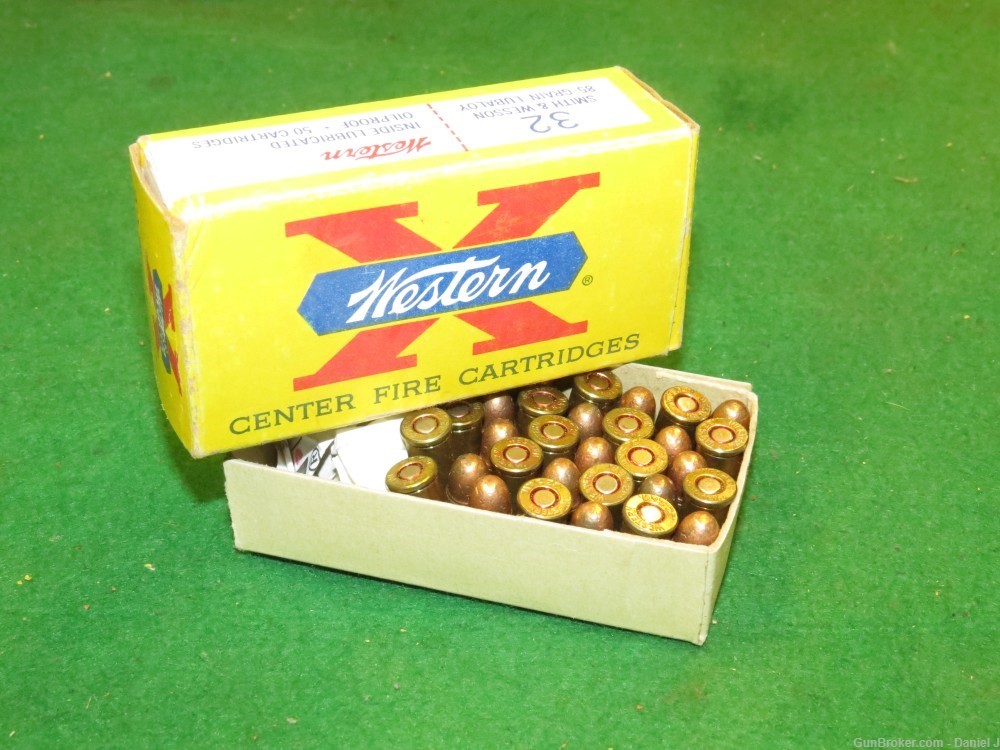 Collector's Vintage Western Super-X .32 Smith & Wesson Box and Ammo (33) -img-2