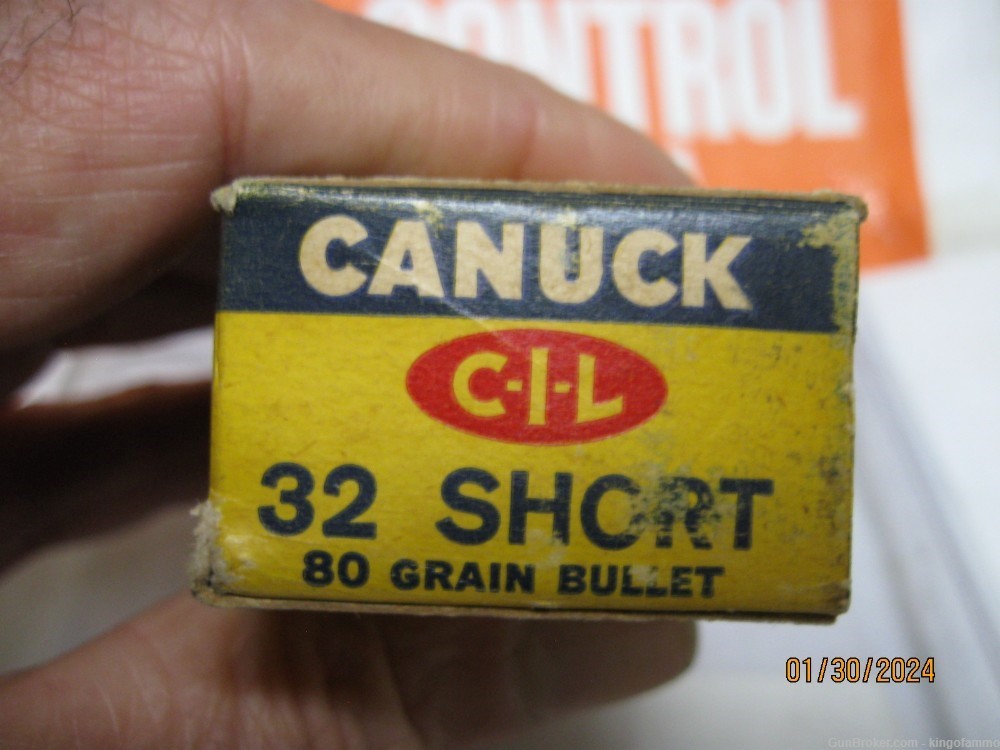 Very Scarce 32 SHORT RIMFIRE 50 rds Canuck CIL Excellent RF Ammo; more too-img-2