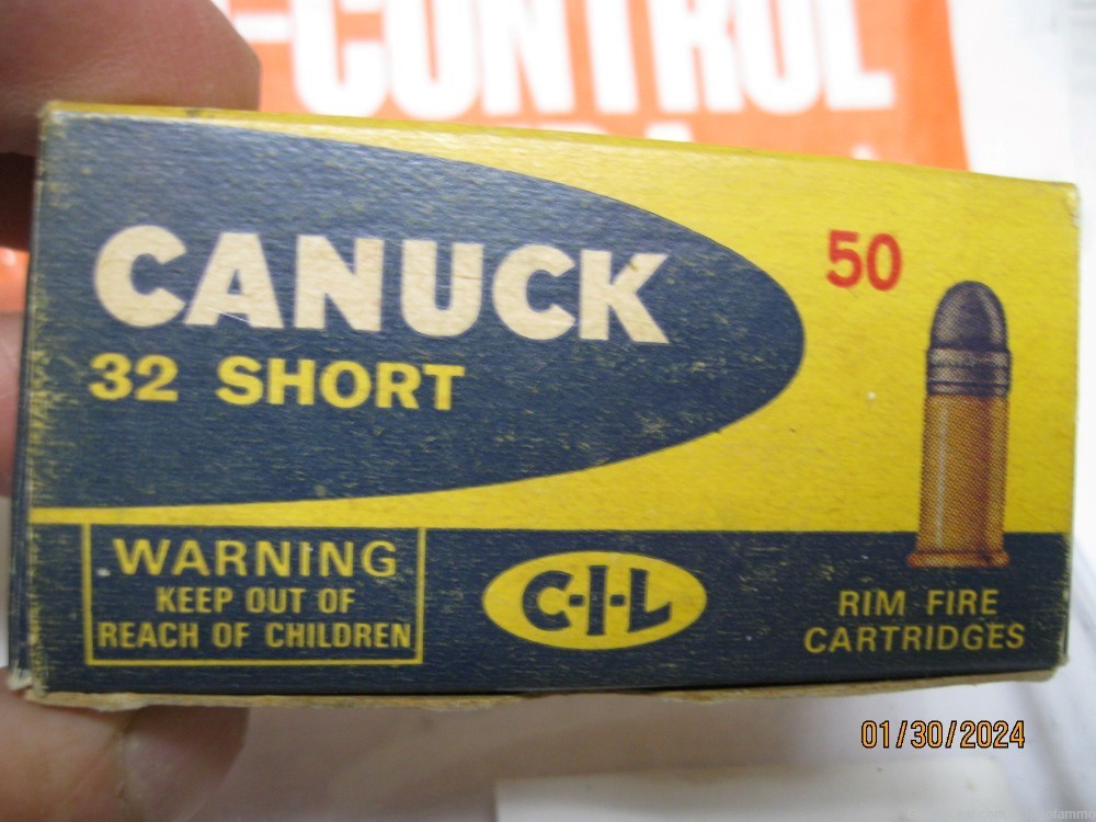 Very Scarce 32 SHORT RIMFIRE 50 rds Canuck CIL Excellent RF Ammo; more too-img-1