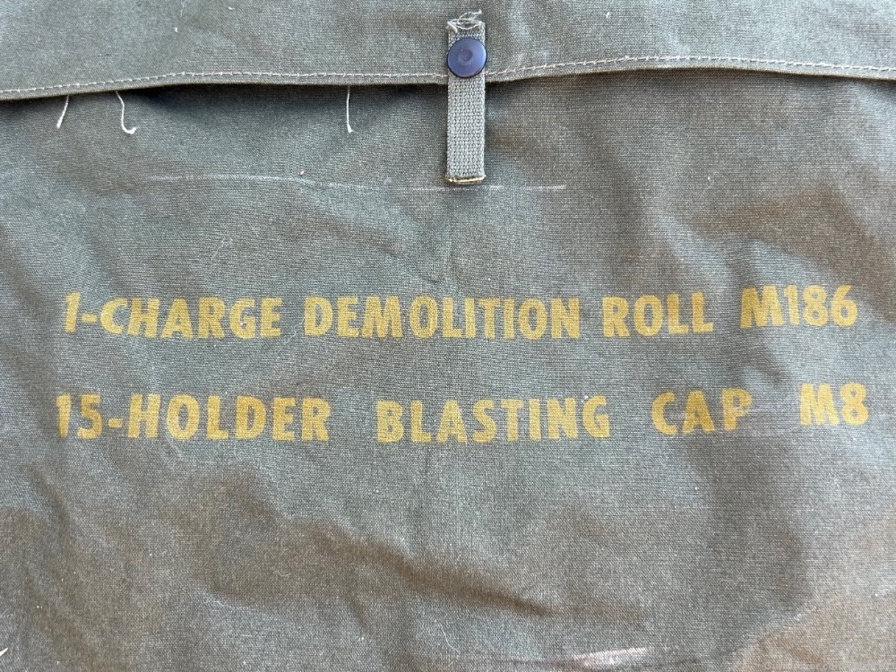USGI Canvas M186 Demolition Charge Roll & M8 Blasting Cap Holder COOL!-img-3