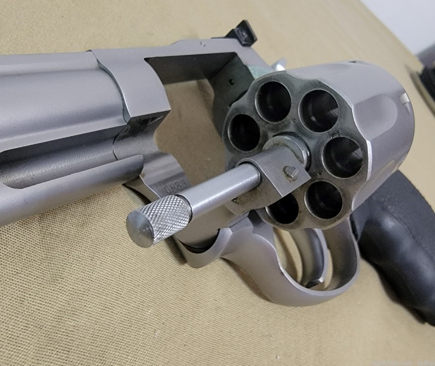 Taurus Model 66 Stainless. 357 Magnum Revolver 7 Shot-img-23