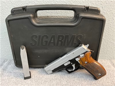 Sig Sauer P226 - U625546 - 40S&W - Two Toned - Two 10RD Magazines - 18565