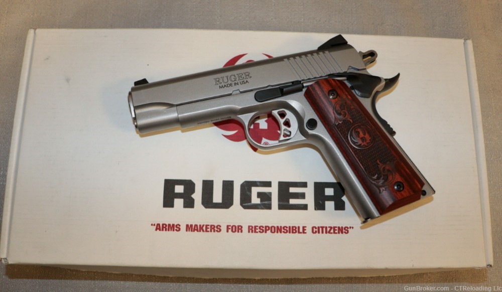 Ruger SR1911 Commander-Style 45 Acp. 4.25" barrel 3 mags extra grip-img-1