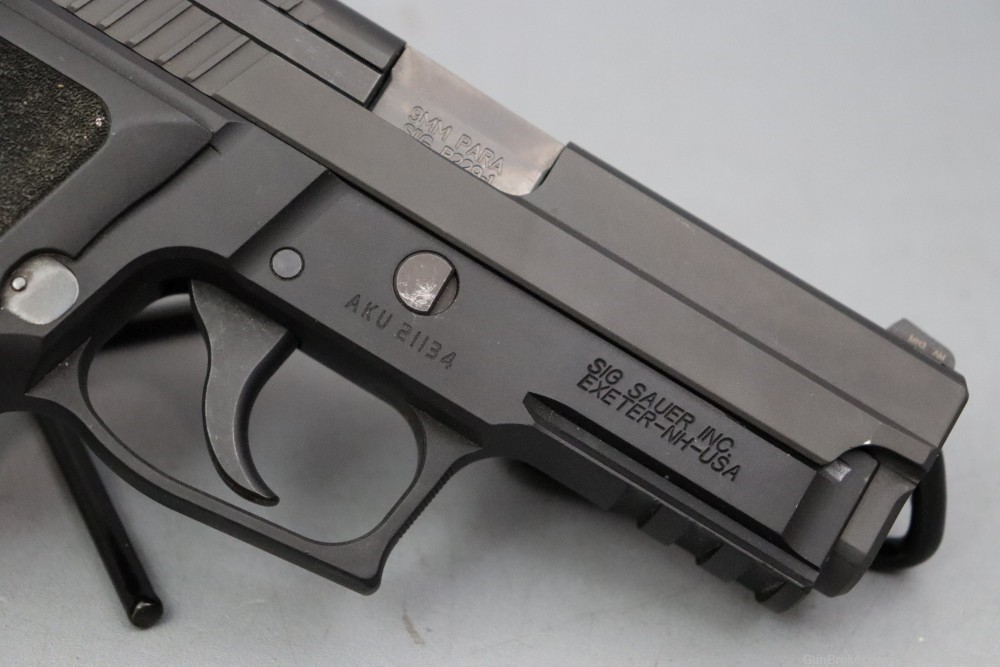 Sig Sauer P229 Nitron 9mm 3.9" w/case-img-4