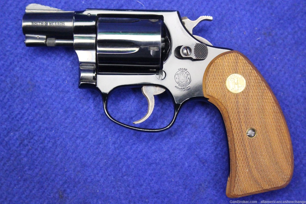 SMITH & WESSON Model 37 Airweight Revolver 38 Spl-img-1