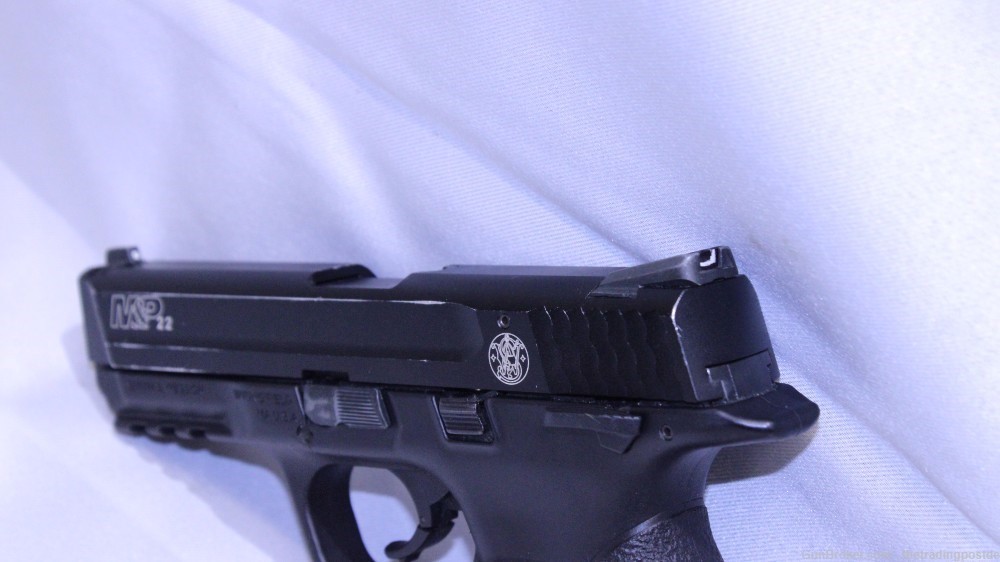 SMITH AND WESSON M&P 22LR PISTOL-img-7