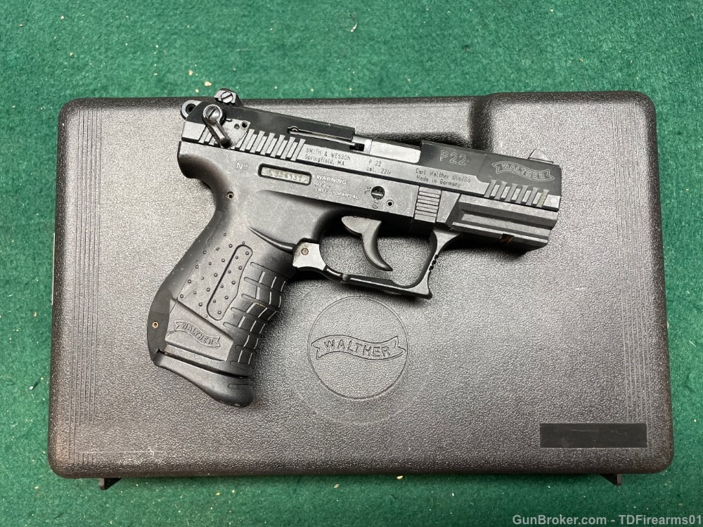 Walther P22 Black .22 lr semi auto pistol w/ original box-img-1