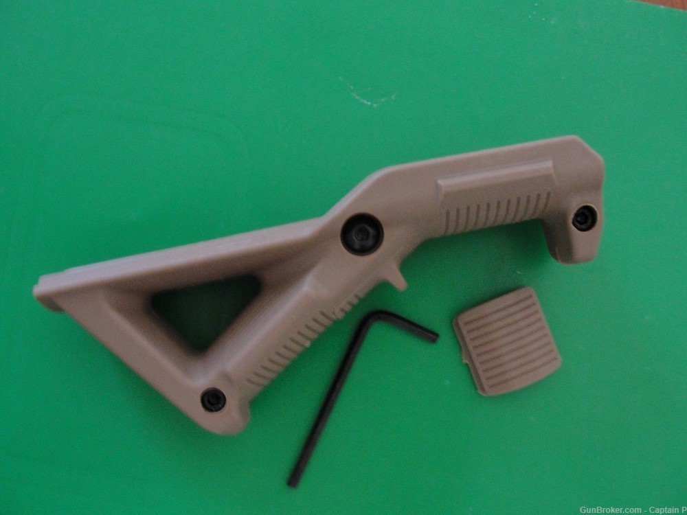 AR 15 FDE Polymer Angled Foregrip - FREE Shipping-img-4