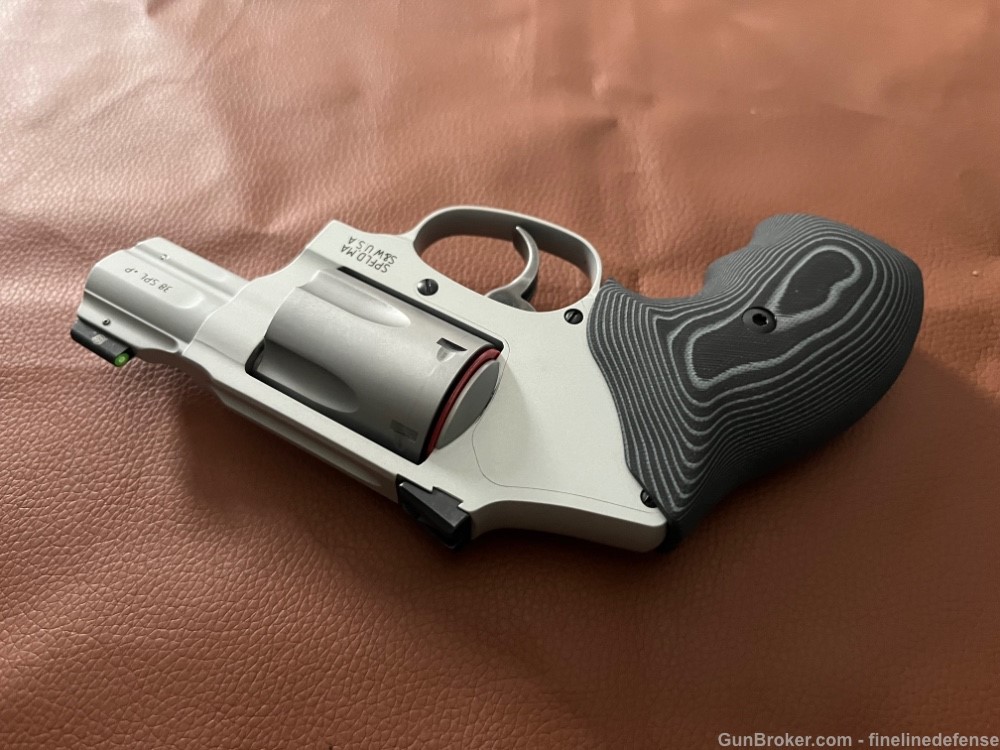 LIPSEY'S EXCLUSIVE SMITH AND WESSON 642UC Ultimate Carry 38 SPECIAL-img-3