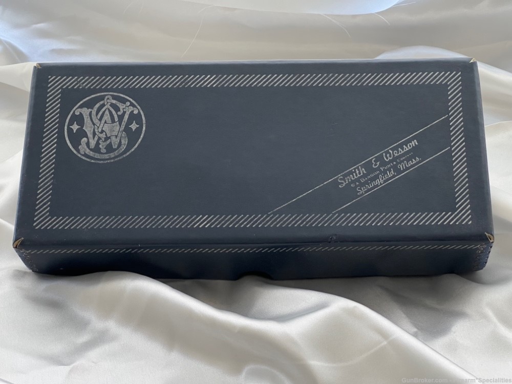 SMITH & WESSON VINTAGE  MODEL 66 COMBAT MAGNUM FACTORY BOX  FULL DOCUMENTS -img-0