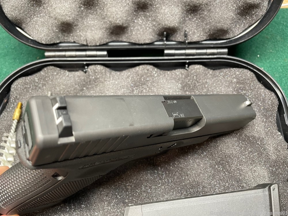 Glock 32 gen 4 .357 sig semi auto w/ original box & 2 mags-img-5