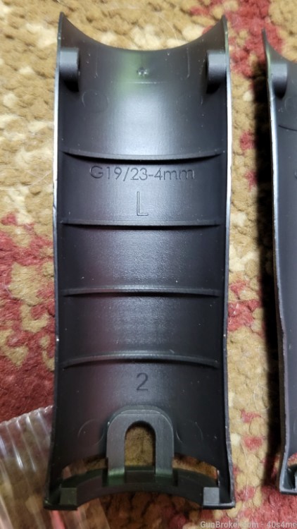 (3) Glock 19 or 23 Gen 5 grip backstraps with loader Medium Large-img-6