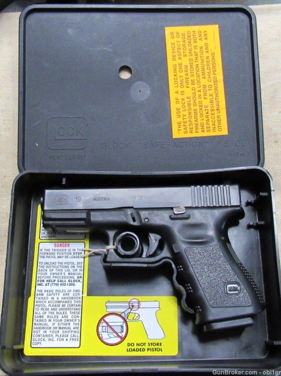 NYPD Issue Glock 19 9mm Semi-Auto Pistol & Box Gen 3 .01 NO RESERVE-img-0